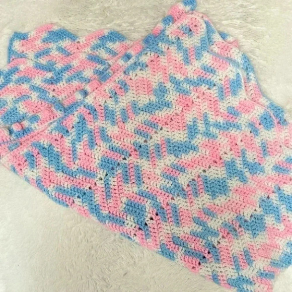 Vintage - Handmade Pastel Pink Blue White Crochet Baby Blanket - Picture 4 of 5